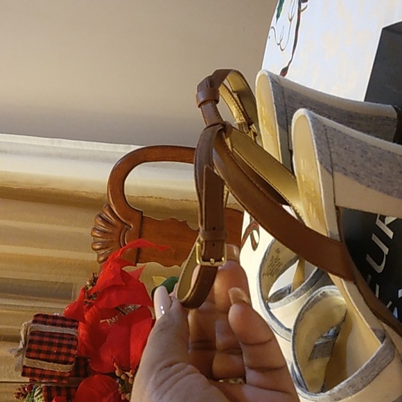 Naturalizer Sandals - Picture 9 of 11